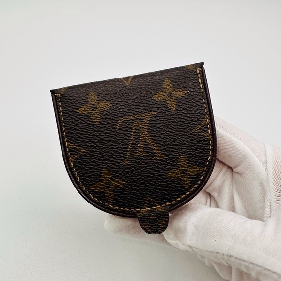 Louis Vuitton Monogram Coin Pouch - Picture 1 of 12
